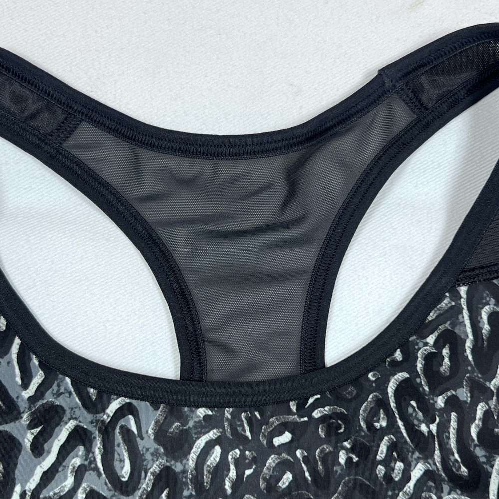 NWT Reebok Black and Gray Leopard Print Sports Bra size M. Mesh back - Picture 3 of 6